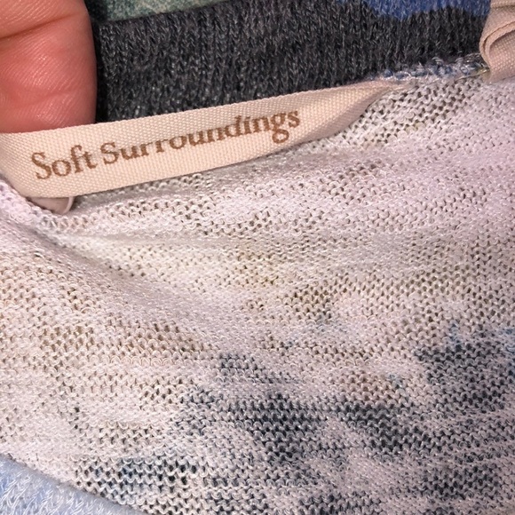 Soft Surroundings large floral blouse - Picture 5 of 7